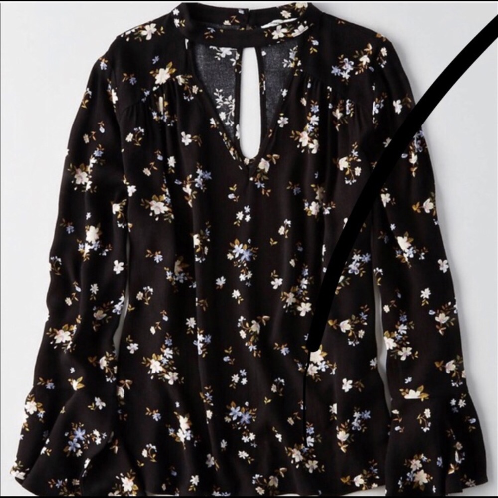 Choker bell sleeve top - Picture 2 of 4